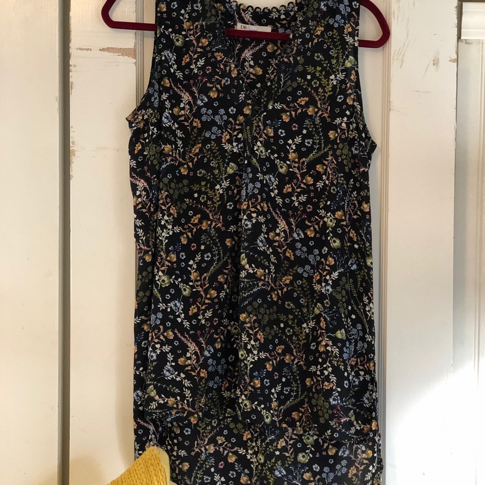 Beautiful floral sleeves blouse by Daniel Rainn